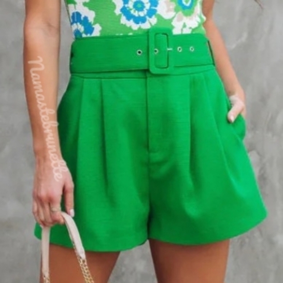 Green Pocketed High Waisted Belted Shorts - Picture 3 of 9